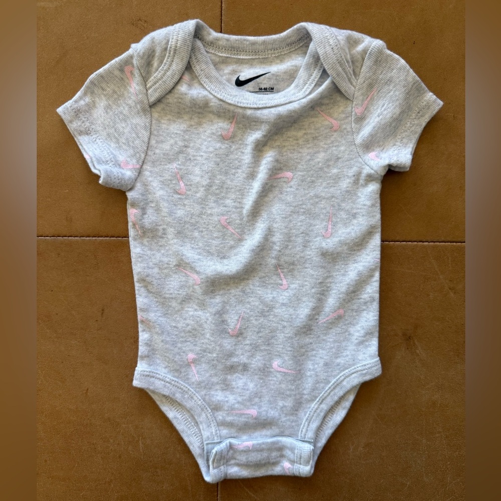 Nike Onesie 3M